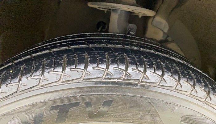 2016 Maruti Baleno DELTA PETROL 1.2, Petrol, Manual, 33,718 km, Right Front Tyre Tread