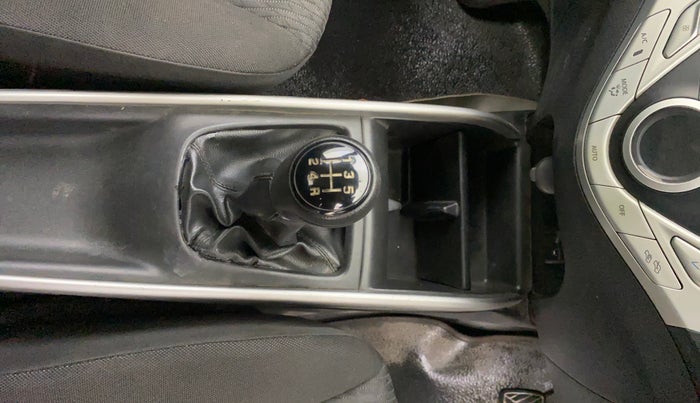 2016 Maruti Baleno DELTA PETROL 1.2, Petrol, Manual, 33,718 km, Gear Lever