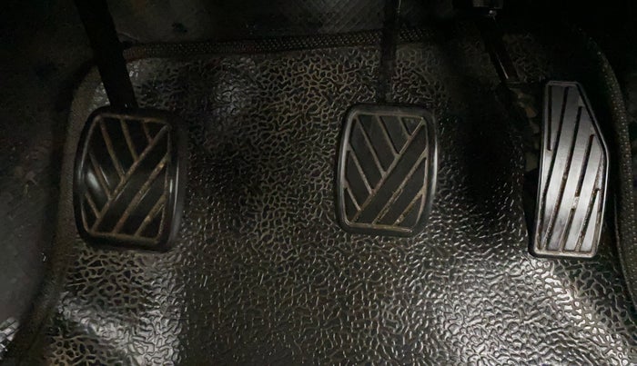 2016 Maruti Baleno DELTA PETROL 1.2, Petrol, Manual, 33,718 km, Pedals