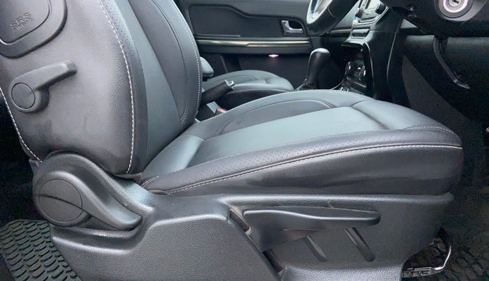 2018 Tata Hexa Varicor 400 XTA, Diesel, Automatic, 40,807 km, Driver Side Adjustment Panel