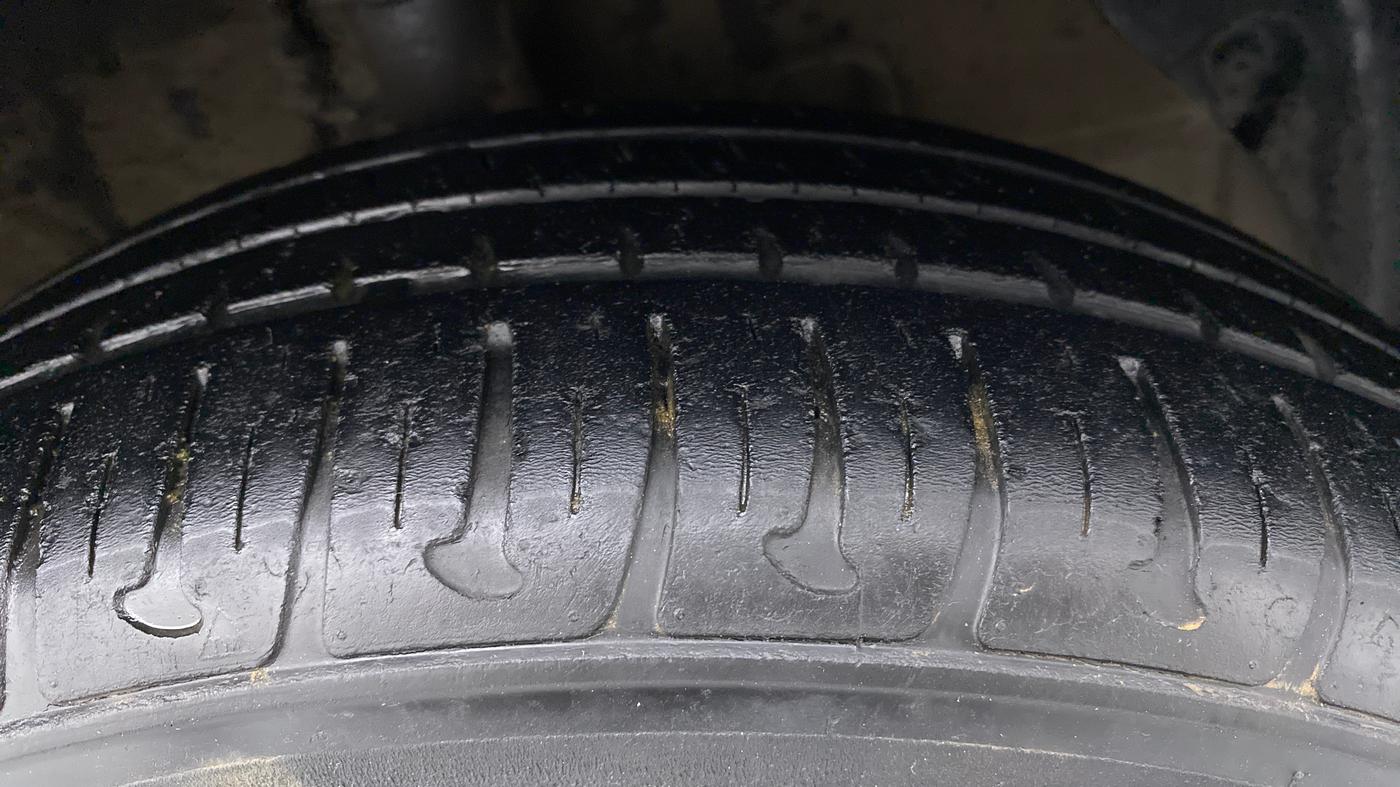 2018 Hyundai Grand i10 MAGNA 1.2 KAPPA VTVT, Petrol, Manual, 36,417 km, Right Front Tyre Tread
