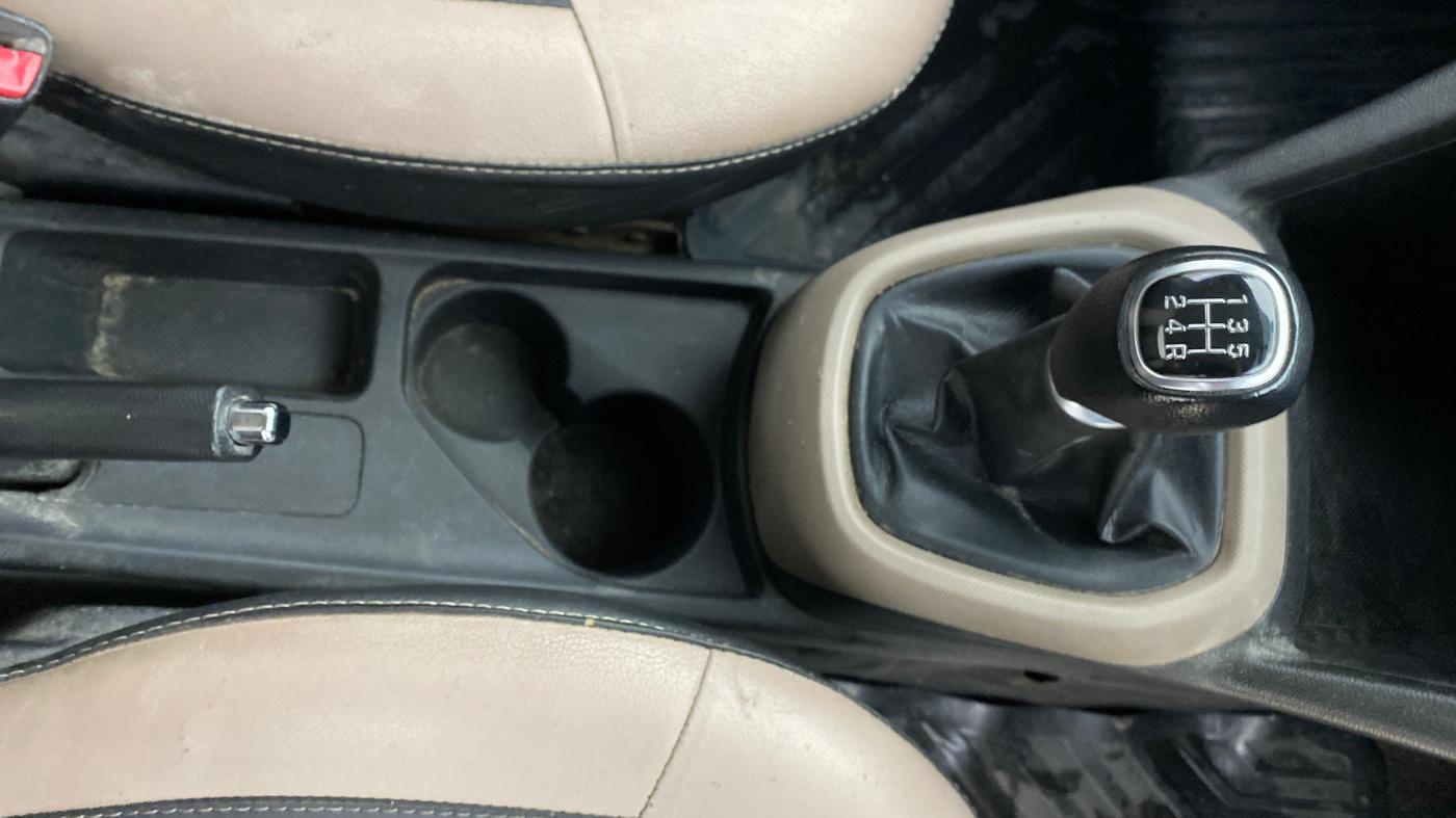 2019 Hyundai Grand i10 SPORTZ 1.2 KAPPA VTVT, CNG, Manual, 41,746 km, Gear Lever
