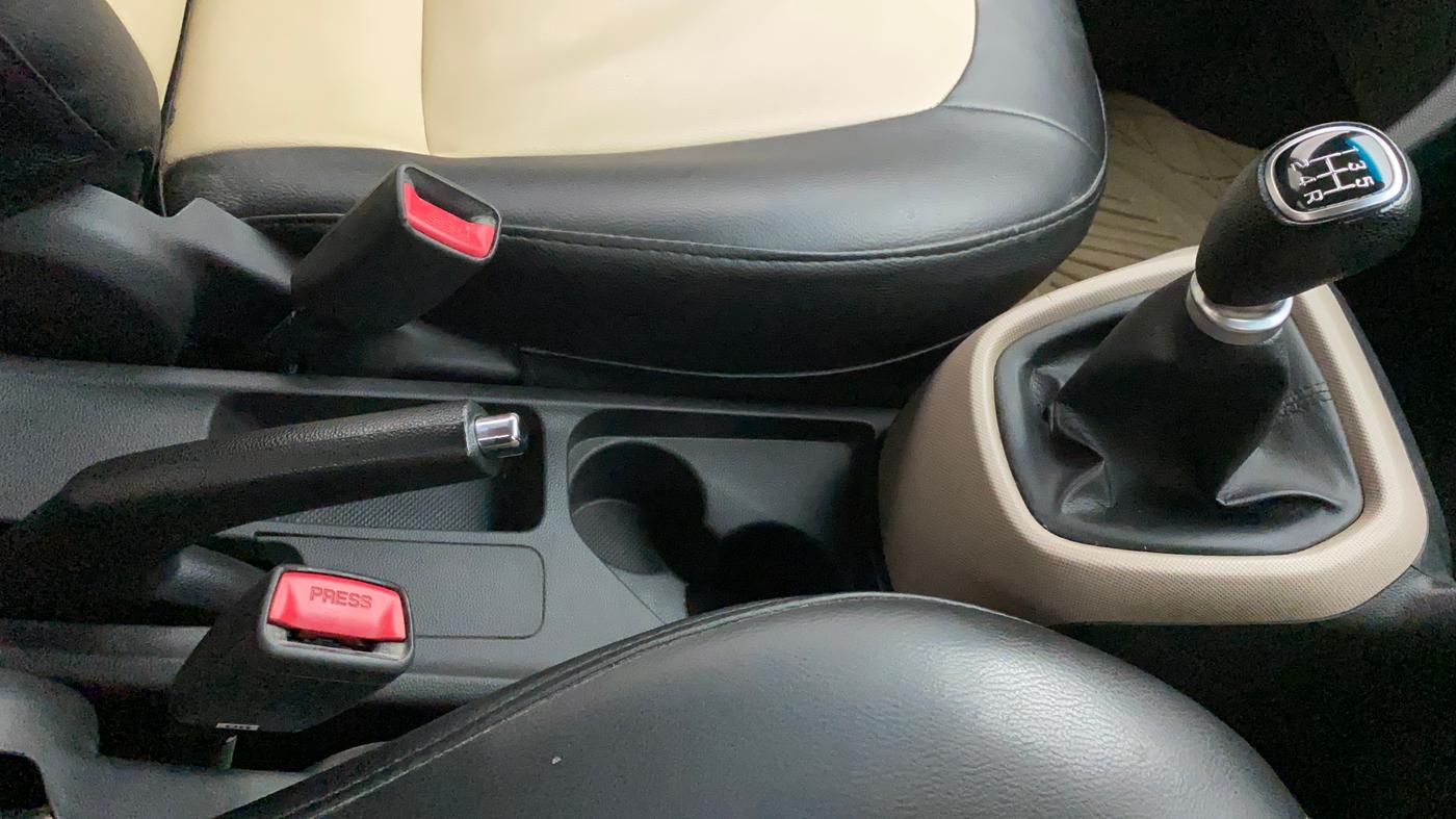 2019 Hyundai Grand i10 SPORTZ 1.2 KAPPA VTVT, Petrol, Manual, 38,771 km, Gear Lever