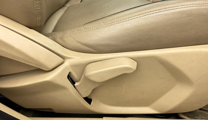 2018 Ford Figo Aspire 1.2 TITANIUM PETROL, Petrol, Manual, 21,193 km, Driver Side Adjustment Panel