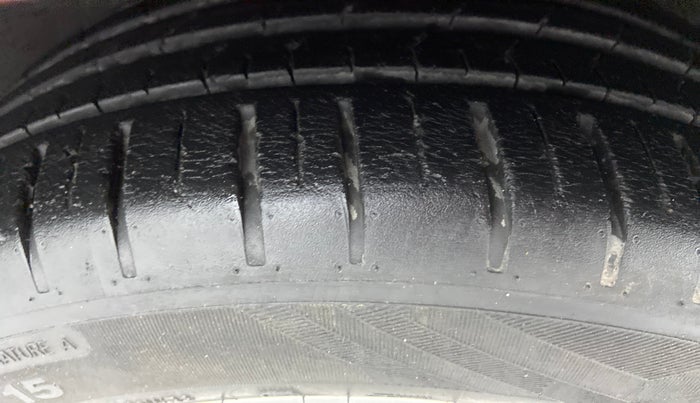 2018 Ford Figo Aspire 1.2 TITANIUM PETROL, Petrol, Manual, 21,193 km, Right Front Tyre Tread