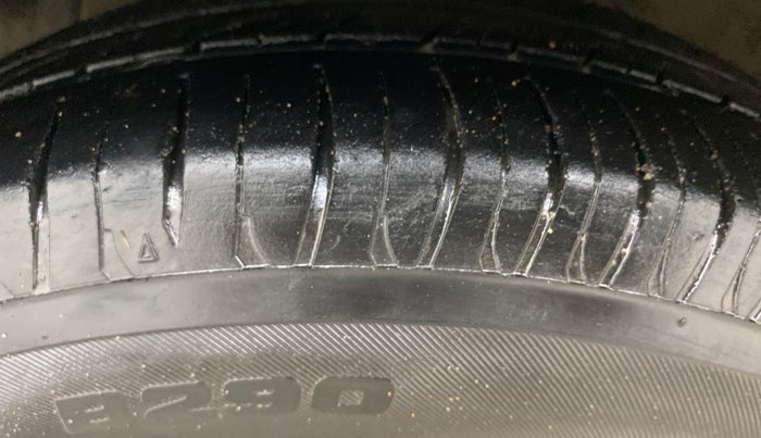 2016 Hyundai Grand i10 ASTA 1.2 KAPPA VTVT, Petrol, Manual, 76,149 km, Left Front Tyre Tread