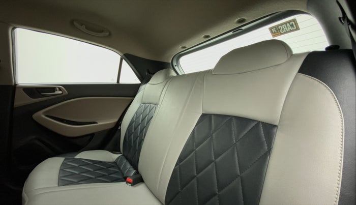 2015 Hyundai Elite i20 SPORTZ 1.2, Petrol, Manual, 24,133 km, Right Side Rear Door Cabin
