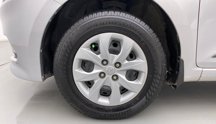 2015 Hyundai Elite i20 SPORTZ 1.2, Petrol, Manual, 24,133 km, Left Front Wheel