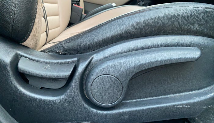 2019 Hyundai Elite i20 ASTA 1.2, Petrol, Manual, 52,008 km, Driver Side Adjustment Panel