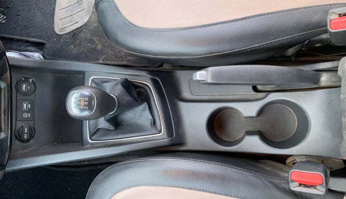 2019 Hyundai Elite i20 ASTA 1.2, Petrol, Manual, 52,008 km, Gear Lever