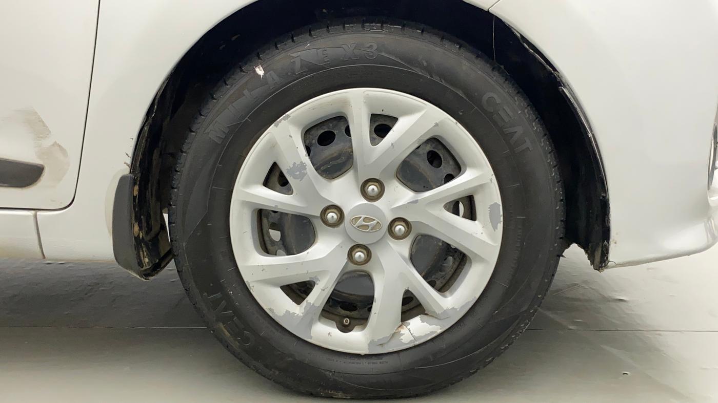 2017 Hyundai Grand i10 MAGNA 1.2 KAPPA VTVT, CNG, Manual, 34,332 km, Right Front Wheel