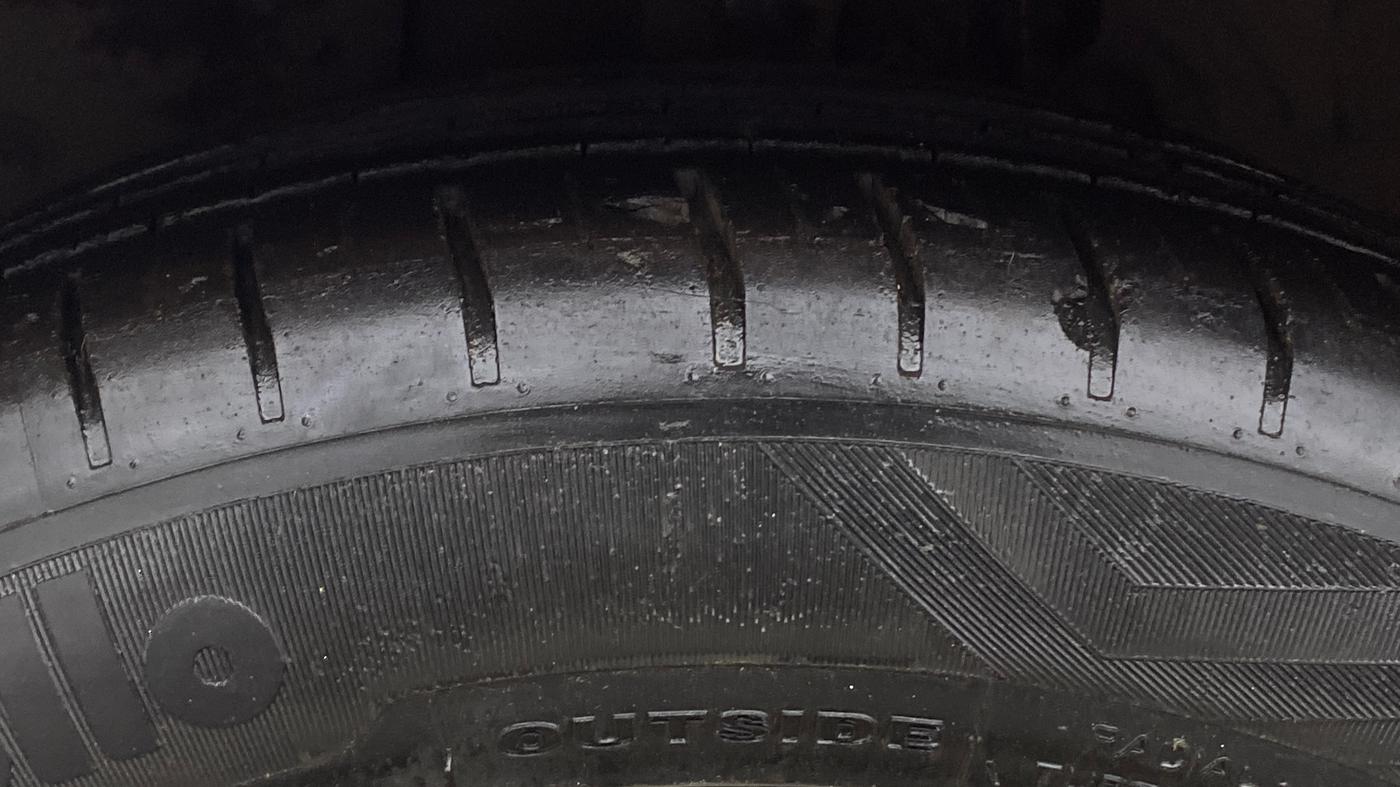 2021 Ford Figo Aspire TITANIUM 1.2 PETROL, Petrol, Manual, 47,007 km, Left Front Tyre Tread