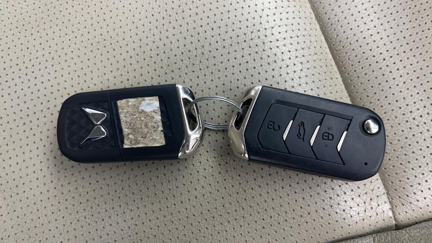 2023 Mahindra XUV700 AX 5 D AT 7 STR, Diesel, Automatic, 1,26,913 km, Key Close Up