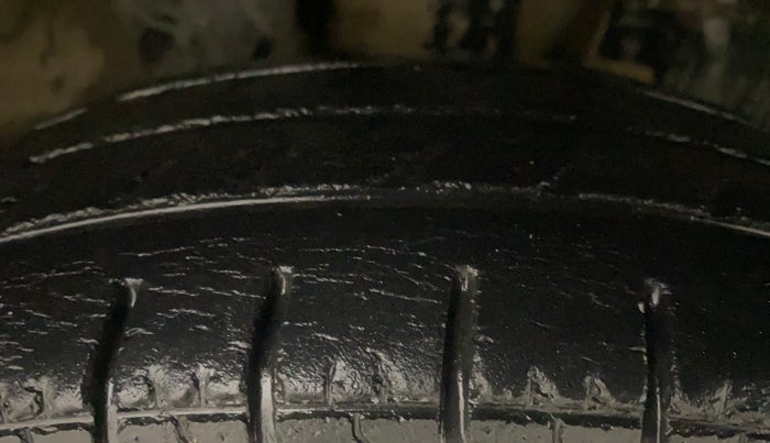 2018 Renault Kwid RXT 1.0, Petrol, Manual, 57,335 km, Right Front Tyre Tread