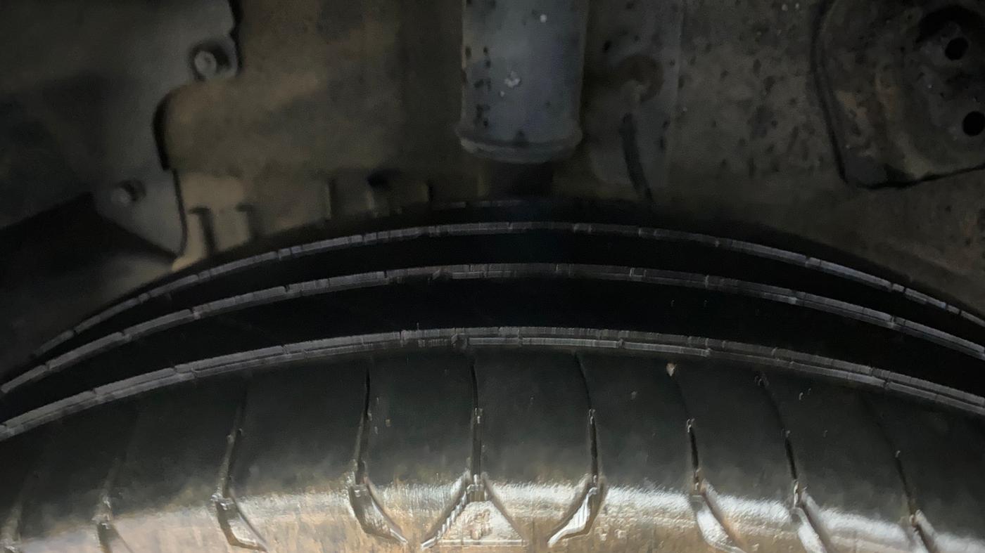 2020 Tata NEXON XZA PLUS DIESEL, Diesel, Automatic, 1,40,771 km, Right Rear Tyre Tread