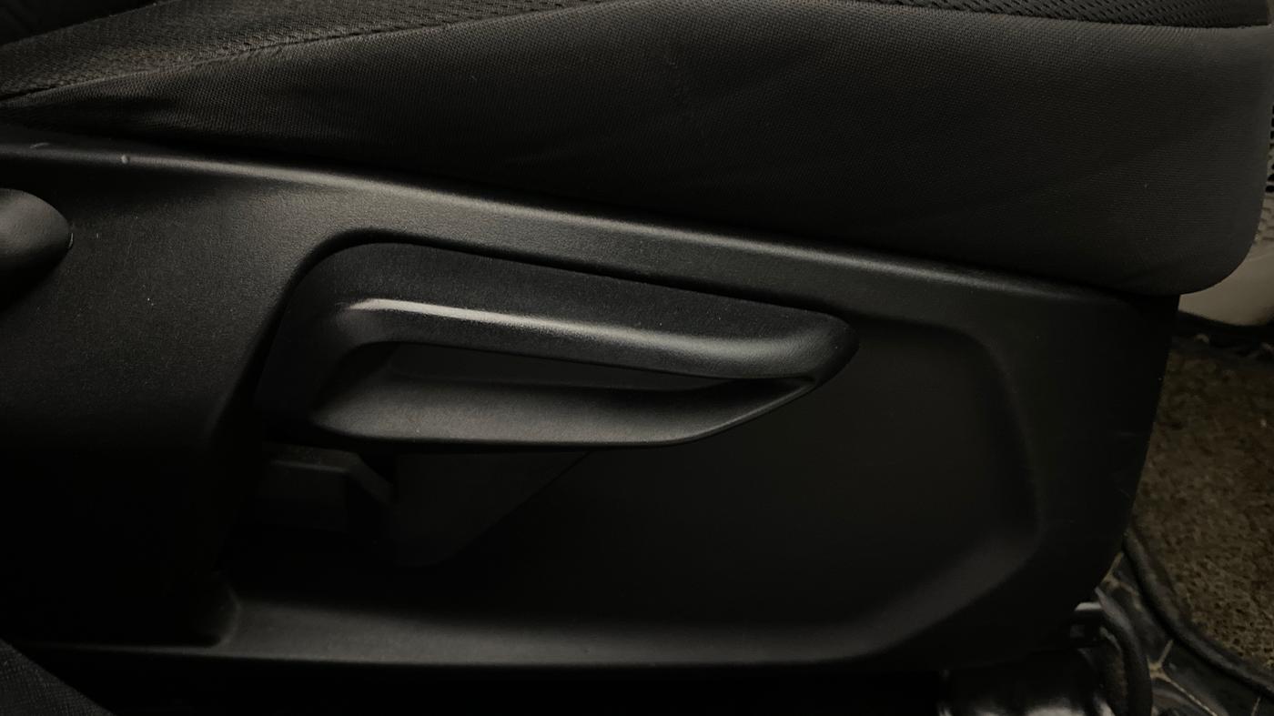 2020 Tata NEXON XZA PLUS DIESEL, Diesel, Automatic, 1,40,771 km, Driver Side Adjustment Panel