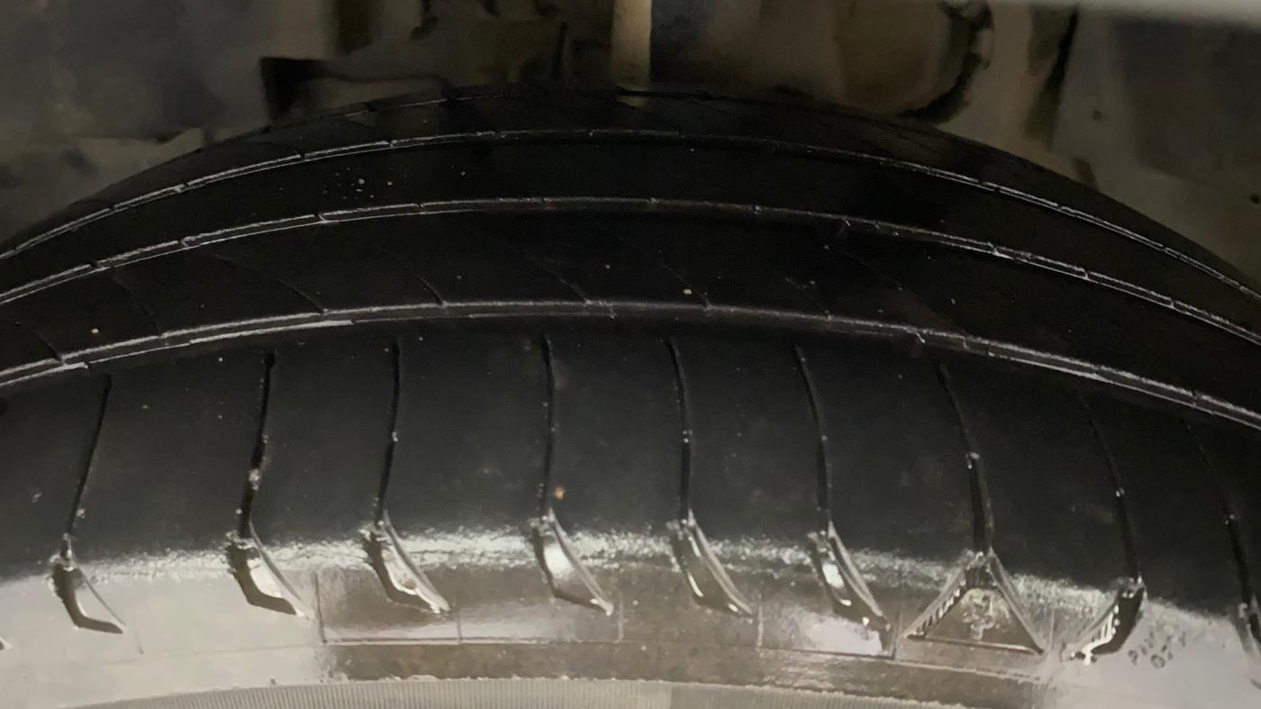 2020 Tata NEXON XZA PLUS DIESEL, Diesel, Automatic, 1,40,771 km, Left Front Tyre Tread