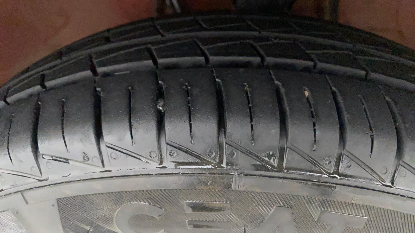2020 Maruti Alto VXI, Petrol, Manual, 8,475 km, Left Front Tyre Tread