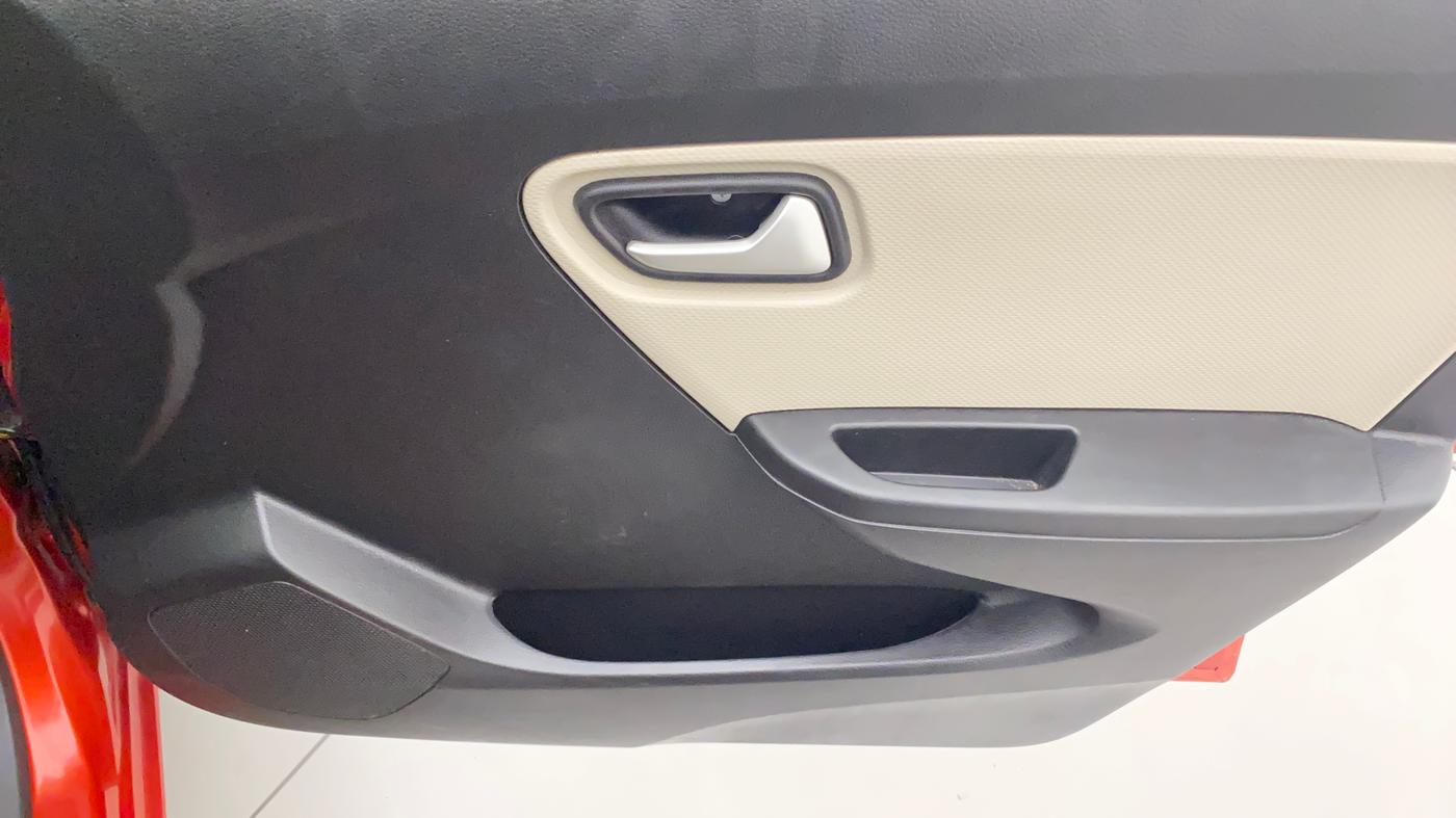 2020 Maruti Alto VXI, Petrol, Manual, 8,475 km, Driver Side Door Panels Control