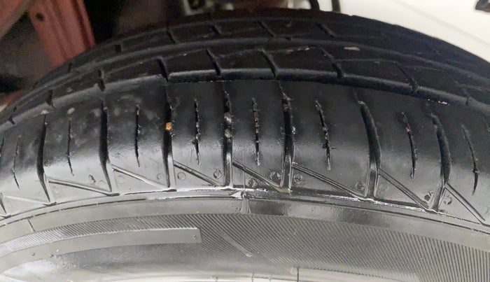 2020 Maruti Alto VXI, Petrol, Manual, 8,475 km, Left Rear Tyre Tread