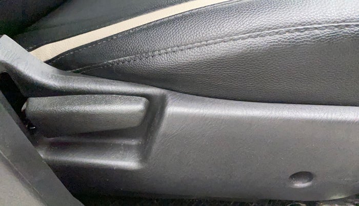 2020 Maruti Alto VXI, Petrol, Manual, 8,475 km, Driver Side Adjustment Panel