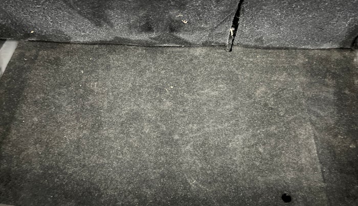 2016 Maruti Swift LXI (O), Petrol, Manual, 71,822 km, Boot Inside