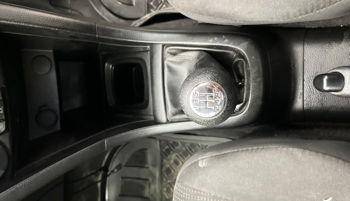 2016 Maruti Swift LXI (O), Petrol, Manual, 71,822 km, Gear Lever