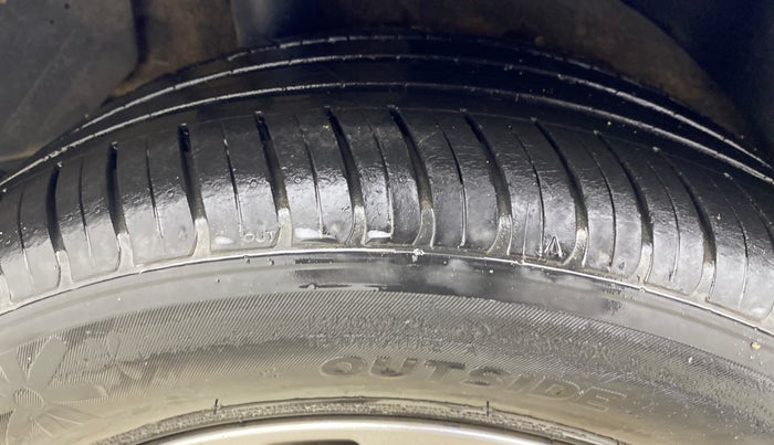 2017 Hyundai New Elantra 2.0 SX MT PETROL, Petrol, Manual, 48,625 km, Right Rear Tyre Tread