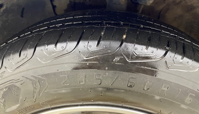 2017 Hyundai New Elantra 2.0 SX MT PETROL, Petrol, Manual, 48,625 km, Left Front Tyre Tread