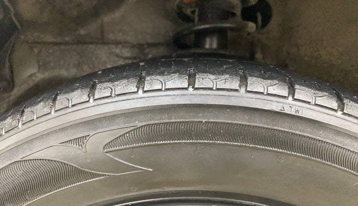 2017 Maruti Alto K10 VXI, Petrol, Manual, 59,878 km, Left Front Tyre Tread