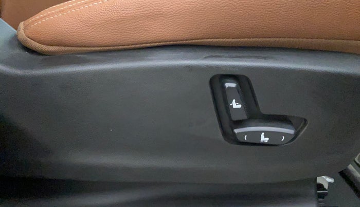 2021 MG HECTOR PLUS SHARP 1.5 PETROL TURBO DCT 6-STR, Petrol, Automatic, 36,721 km, Driver Side Adjustment Panel