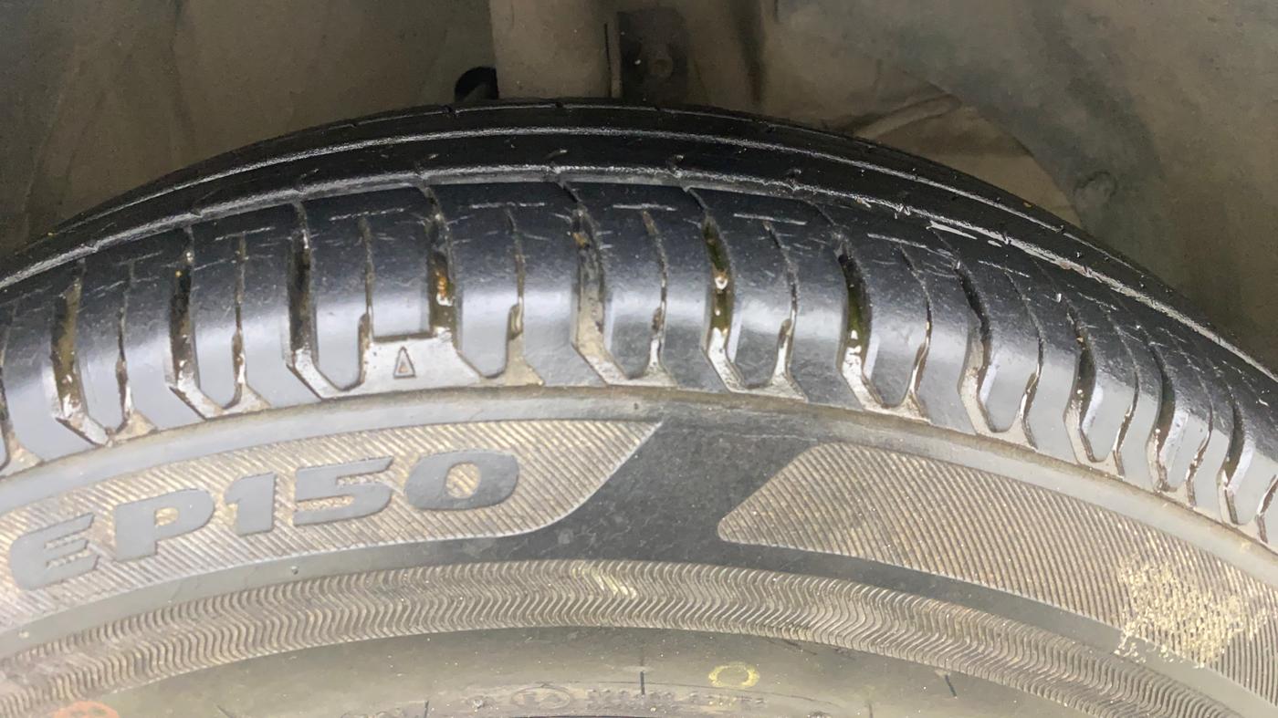 2020 Maruti Swift VXI AMT, Petrol, Automatic, 7,372 km, Right Front Tyre Tread