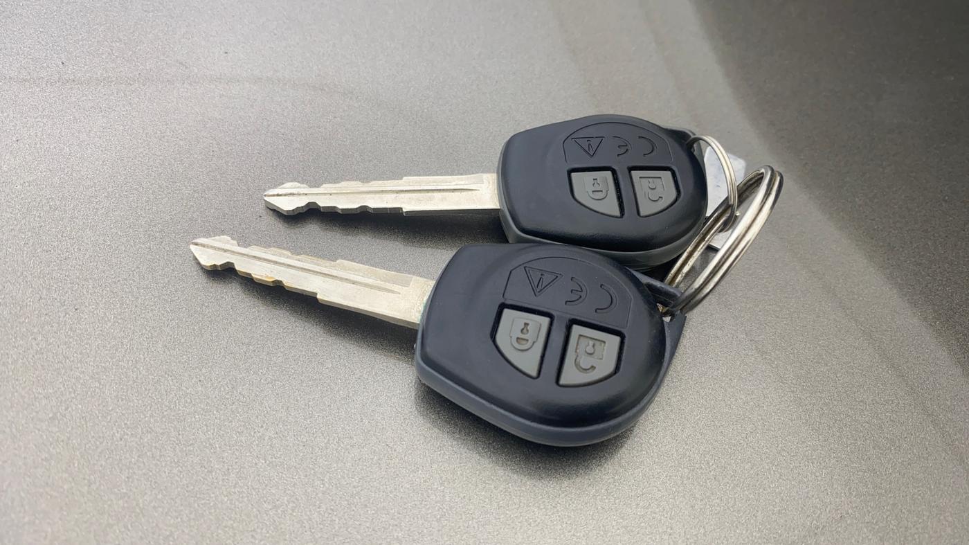 2020 Maruti Swift VXI AMT, Petrol, Automatic, 7,372 km, Key Close Up