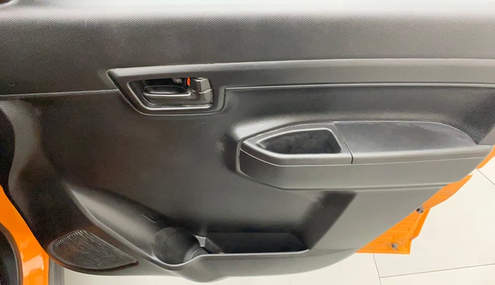 2019 Maruti S PRESSO VXI+, Petrol, Manual, 35,153 km, Driver Side Door Panels Control