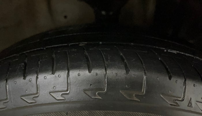 2022 Maruti Celerio ZXI AMT, Petrol, Automatic, 15,193 km, Right Front Tyre Tread