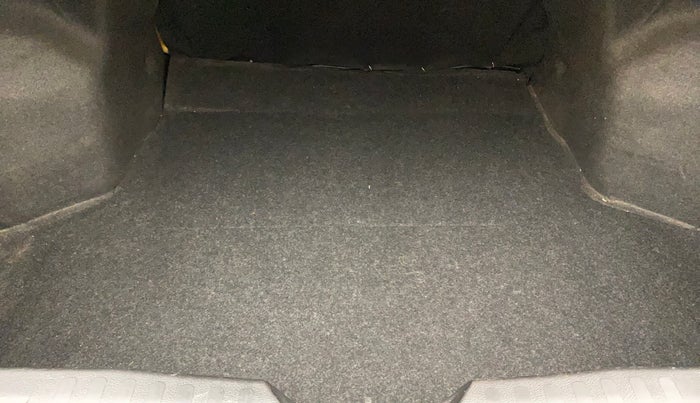 2018 Maruti Ciaz ZETA 1.5 SHVS MT PETROL, Petrol, Manual, 93,365 km, Boot Inside