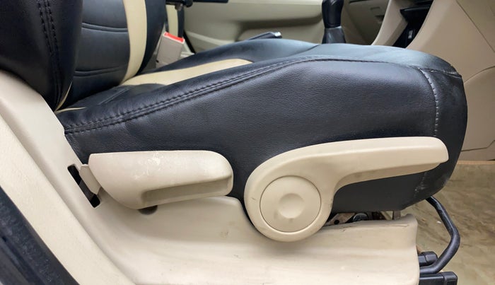 2018 Maruti Ciaz ZETA 1.5 SHVS MT PETROL, Petrol, Manual, 93,365 km, Driver Side Adjustment Panel