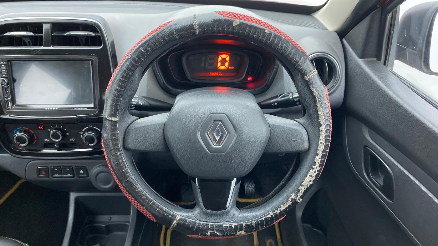 2016 Renault Kwid RXT, Petrol, Manual, 80,326 km, Steering Wheel Close Up