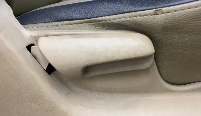 2015 Maruti Ertiga VXI, Petrol, Manual, 1,25,661 km, Driver Side Adjustment Panel