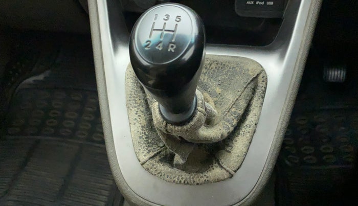 2012 Hyundai i10 SPORTZ 1.2, Petrol, Manual, 86,913 km, Gear lever - Boot cover slightly torn