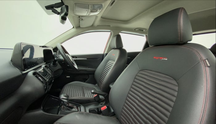 2021 KIA SONET GTX PLUS 1.0 DCT DUAL TONE, Petrol, Automatic, 38,579 km, Right Side Front Door Cabin