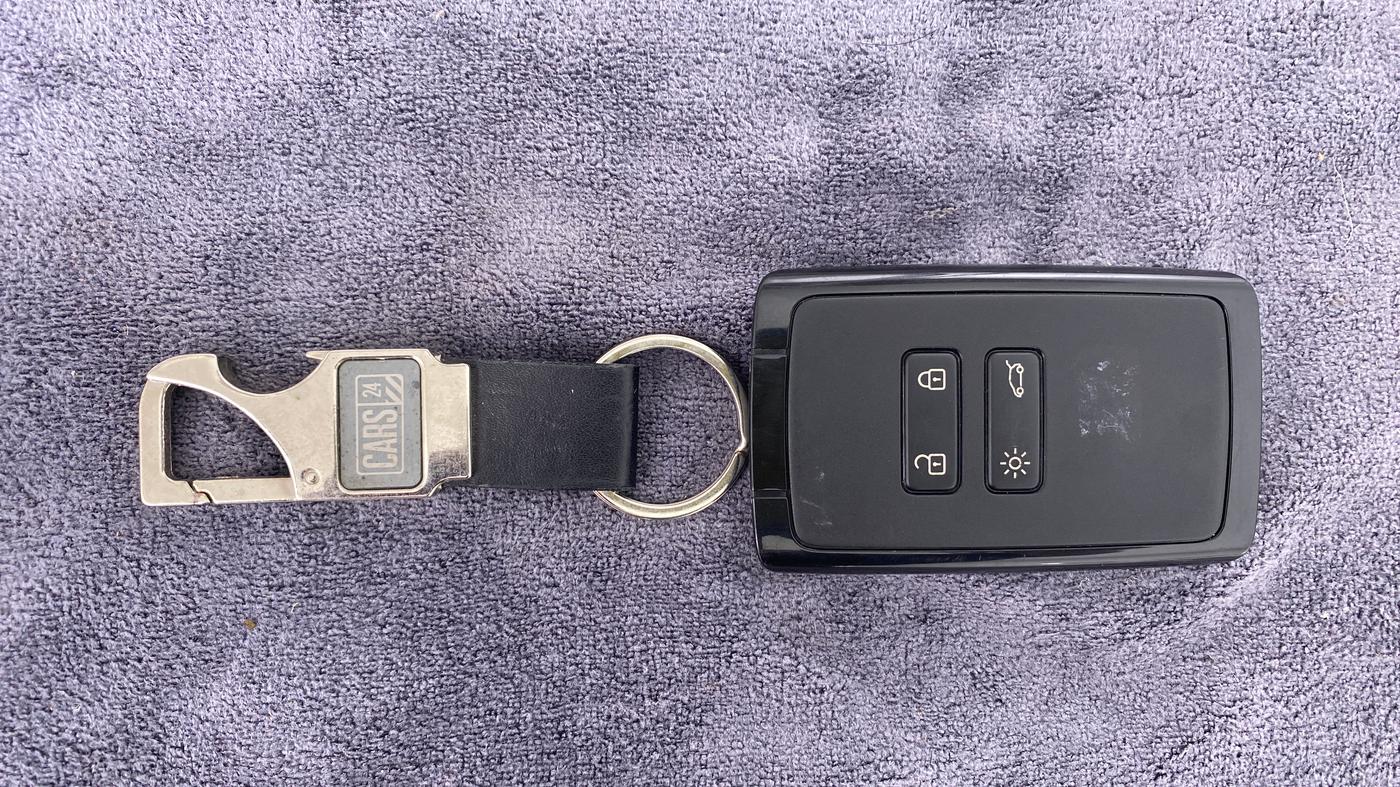 2019 Renault TRIBER 1.0 RXZ, Petrol, Manual, 9,562 km, Key Close Up