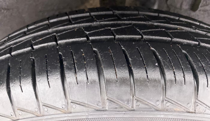 2019 Renault TRIBER 1.0 RXZ, Petrol, Manual, 9,562 km, Left Rear Tyre Tread