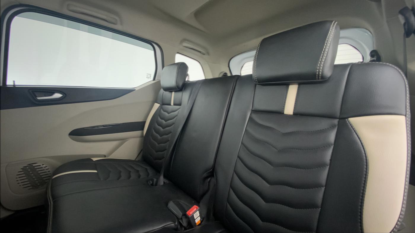 2019 Renault TRIBER 1.0 RXZ, Petrol, Manual, 9,562 km, Right Side Rear Door Cabin