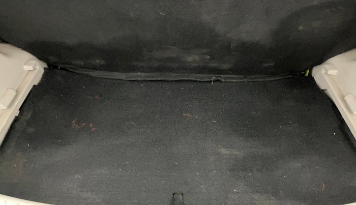 2022 Mahindra XUV300 W6 1.2 PETROL AMT, Petrol, Automatic, 18,956 km, Boot Inside