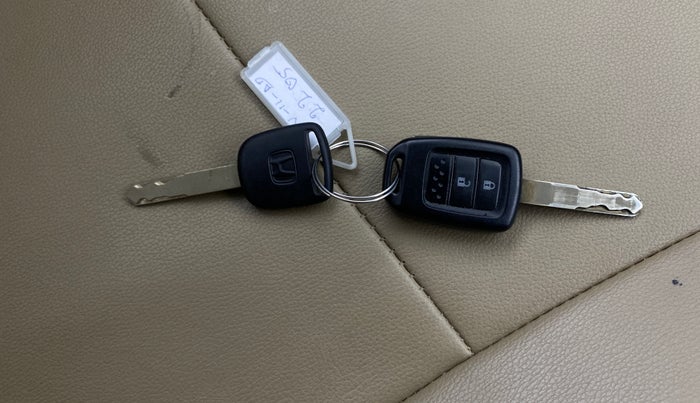 2017 Honda Jazz 1.2L I-VTEC V AT, Petrol, Automatic, 71,676 km, Key Close Up