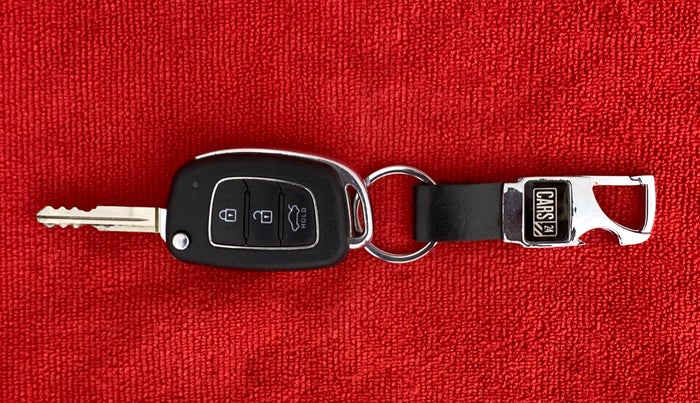 2018 Hyundai Xcent S 1.2, Petrol, Manual, 29,654 km, Key Close Up