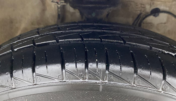 2020 Maruti Alto VXI, Petrol, Manual, 20,242 km, Right Front Tyre Tread