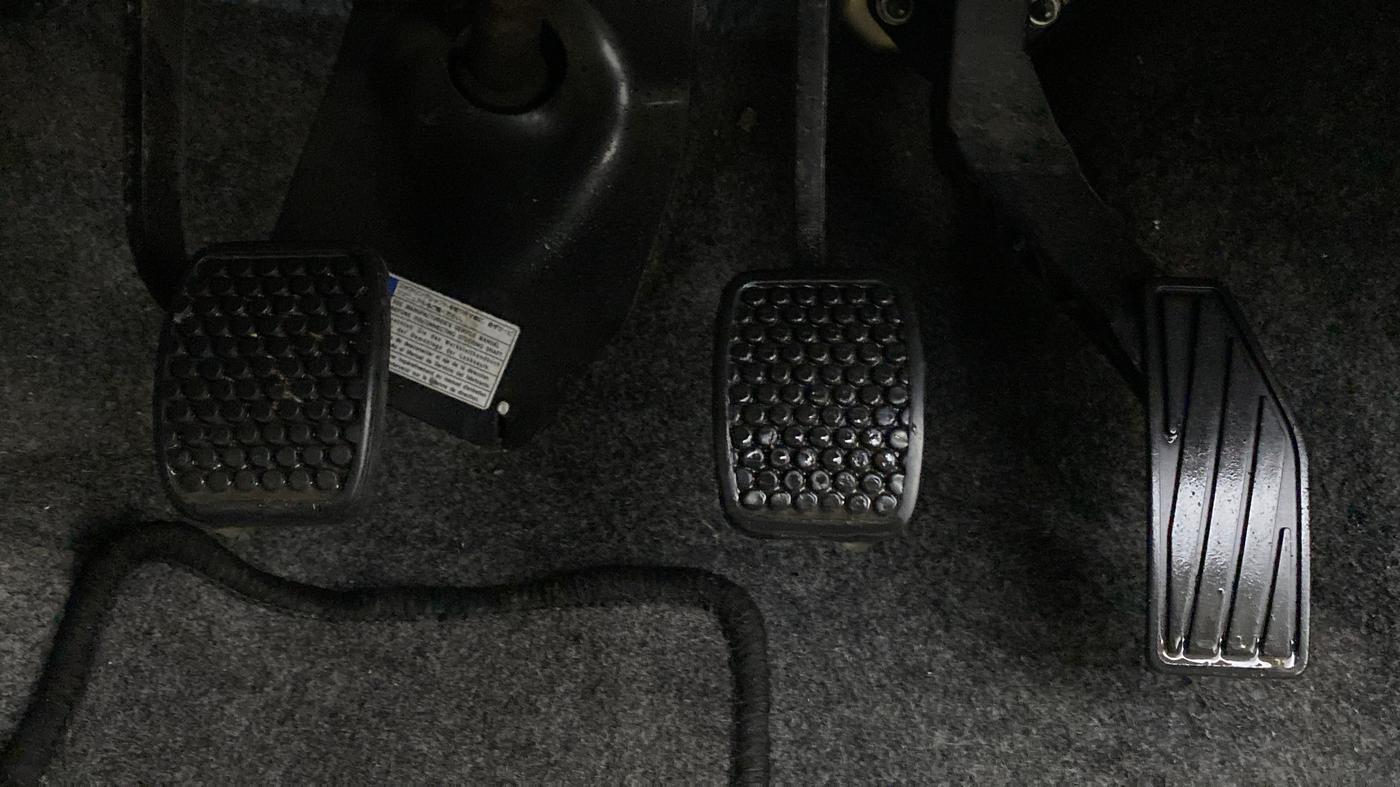 2020 Maruti Alto VXI, Petrol, Manual, 20,242 km, Pedals