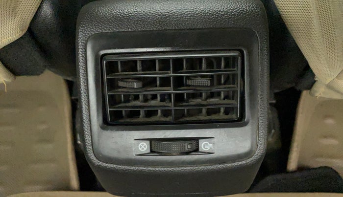 2014 Hyundai Xcent S 1.2, Petrol, Manual, 78,740 km, Rear AC Vents